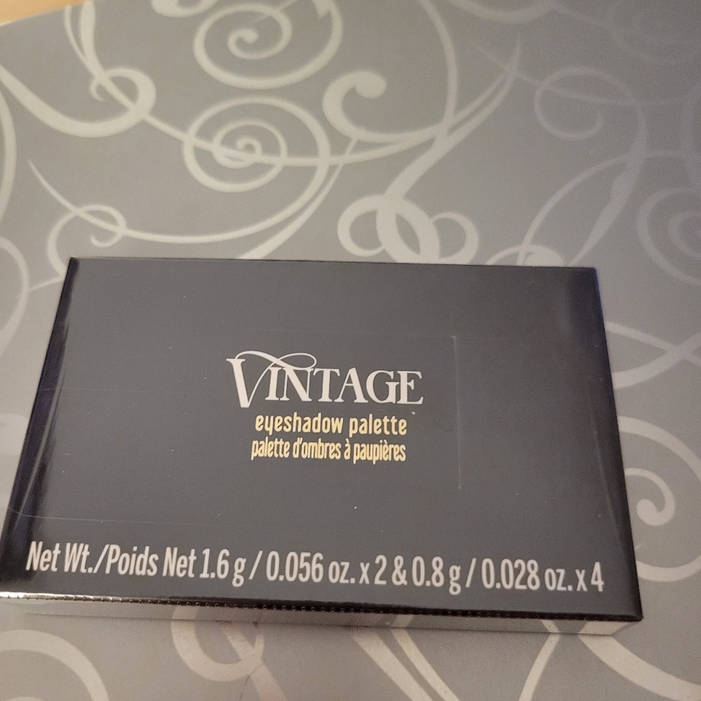 Tori Belle Vintage Eyeshadow Palette